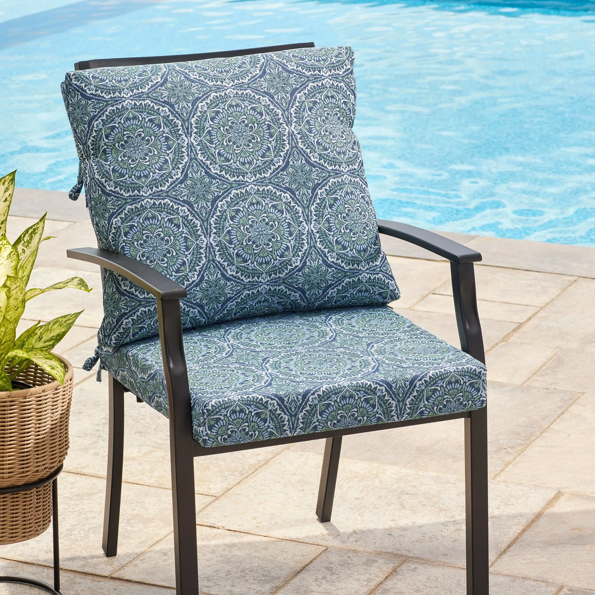 Better Homes & Gardens BH5608811816026 Premium Blue and Green Medallion Outdoor Dining Chair Cushion
