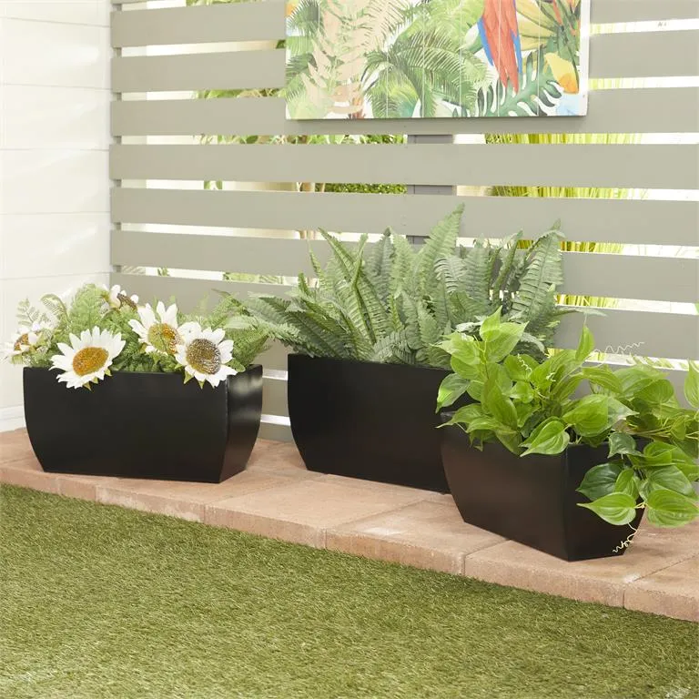 COSMOPOLITAN BLACK METAL INDOOR OUTDOOR PLANTER