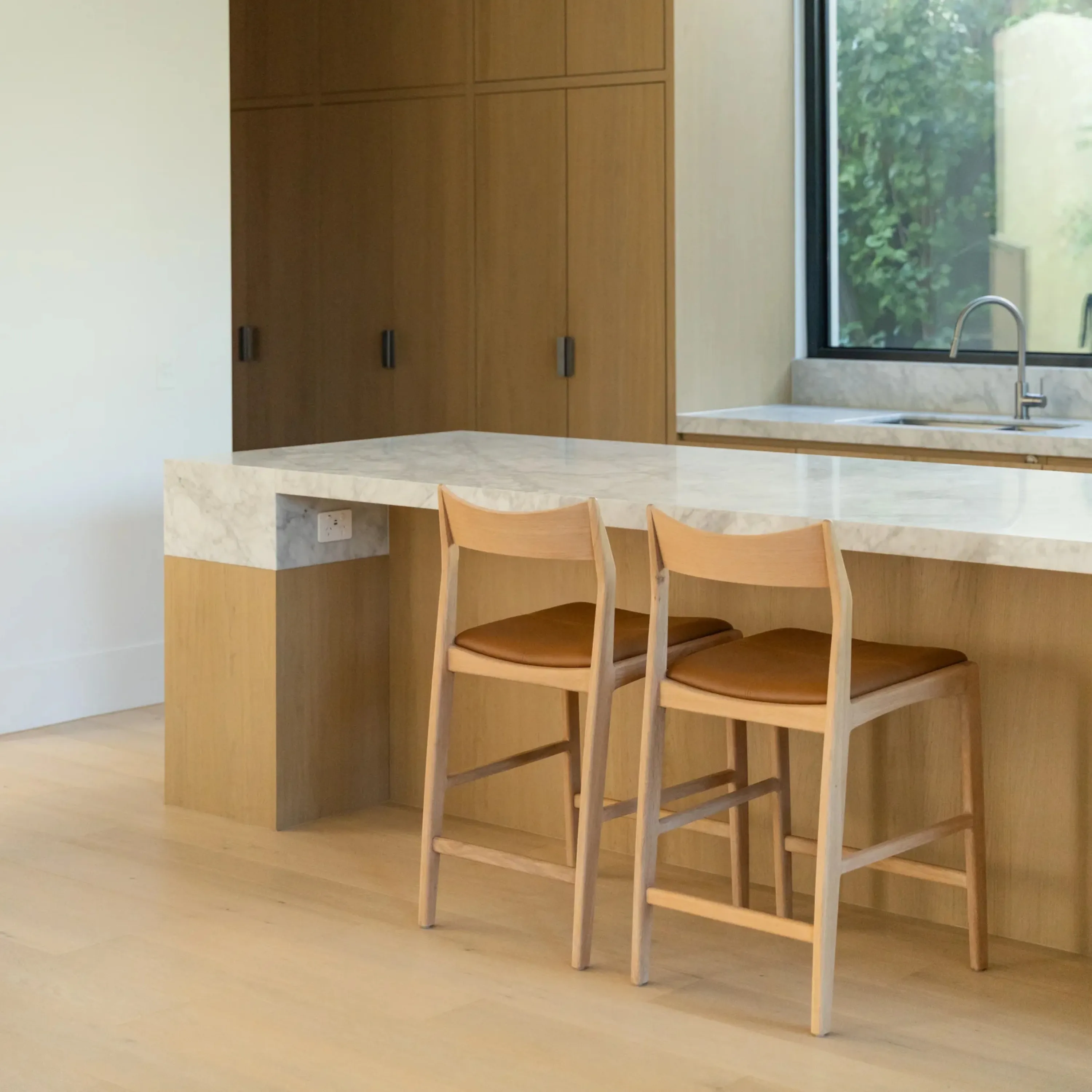 Eclipse Bar Stool 65cm - Oak / Tan Leather