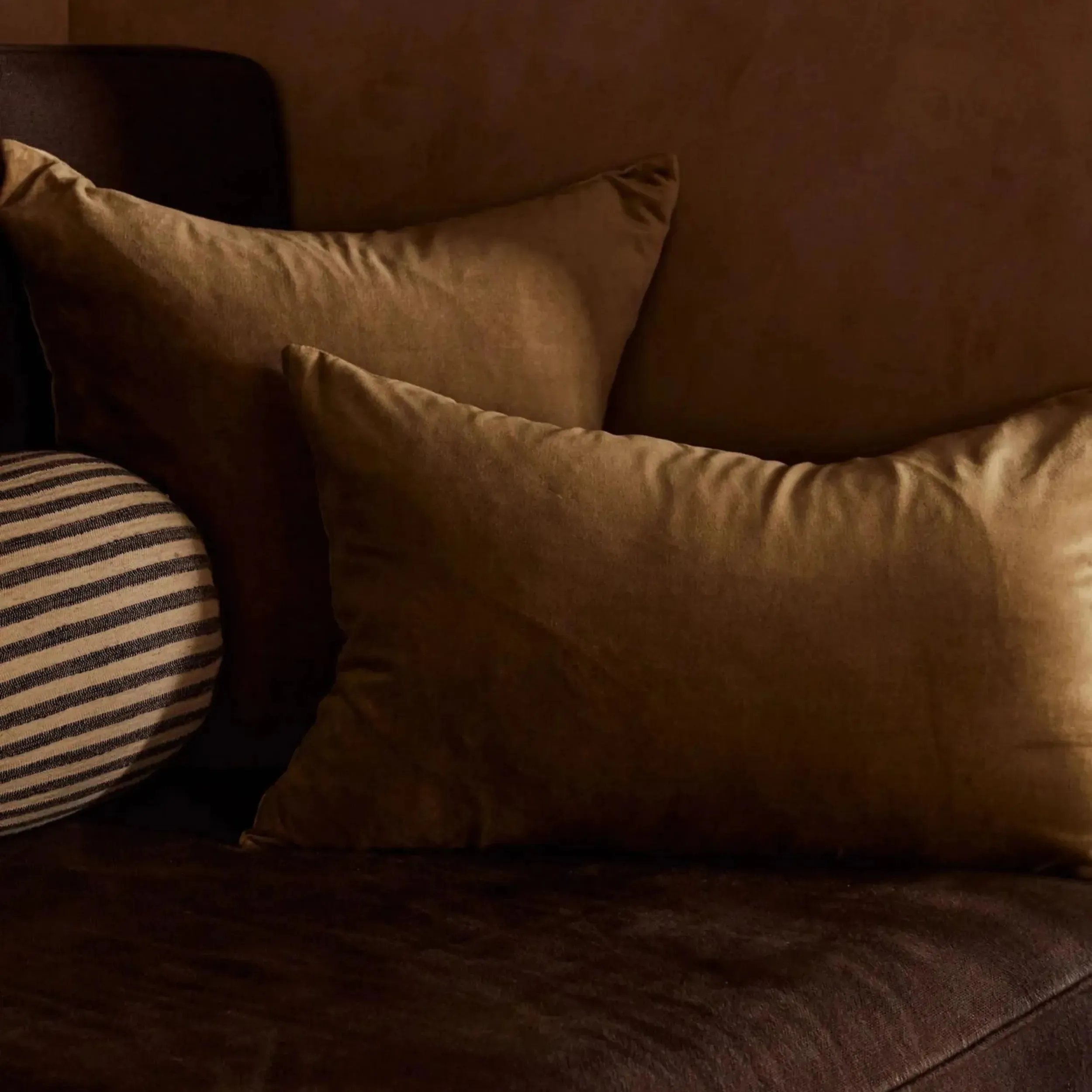 Linen/Velvet Square Cushion - Olive