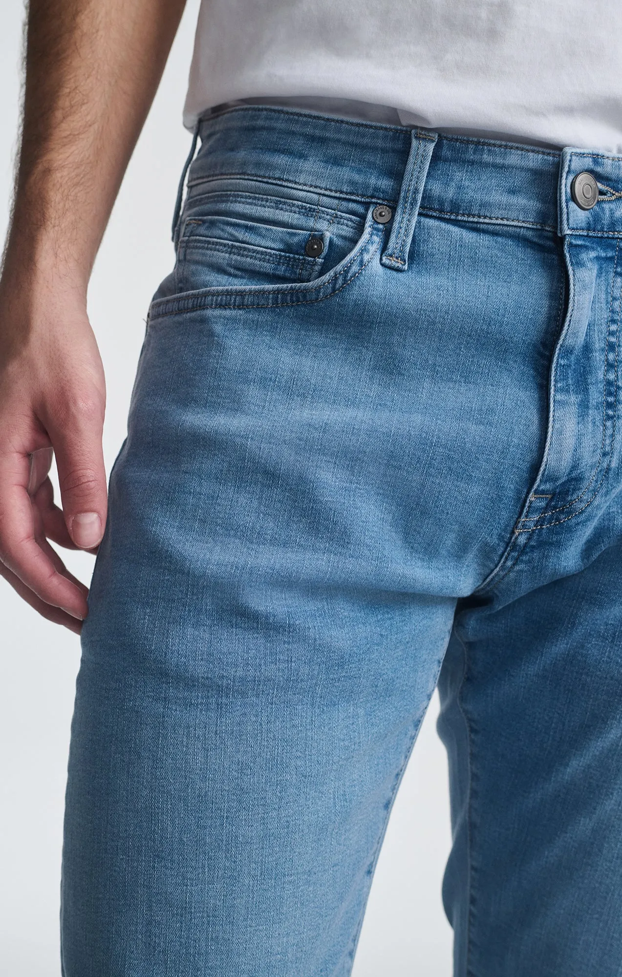 MARCUS SLIM STRAIGHT LEG IN SKY ORGANIC VINTAGE
