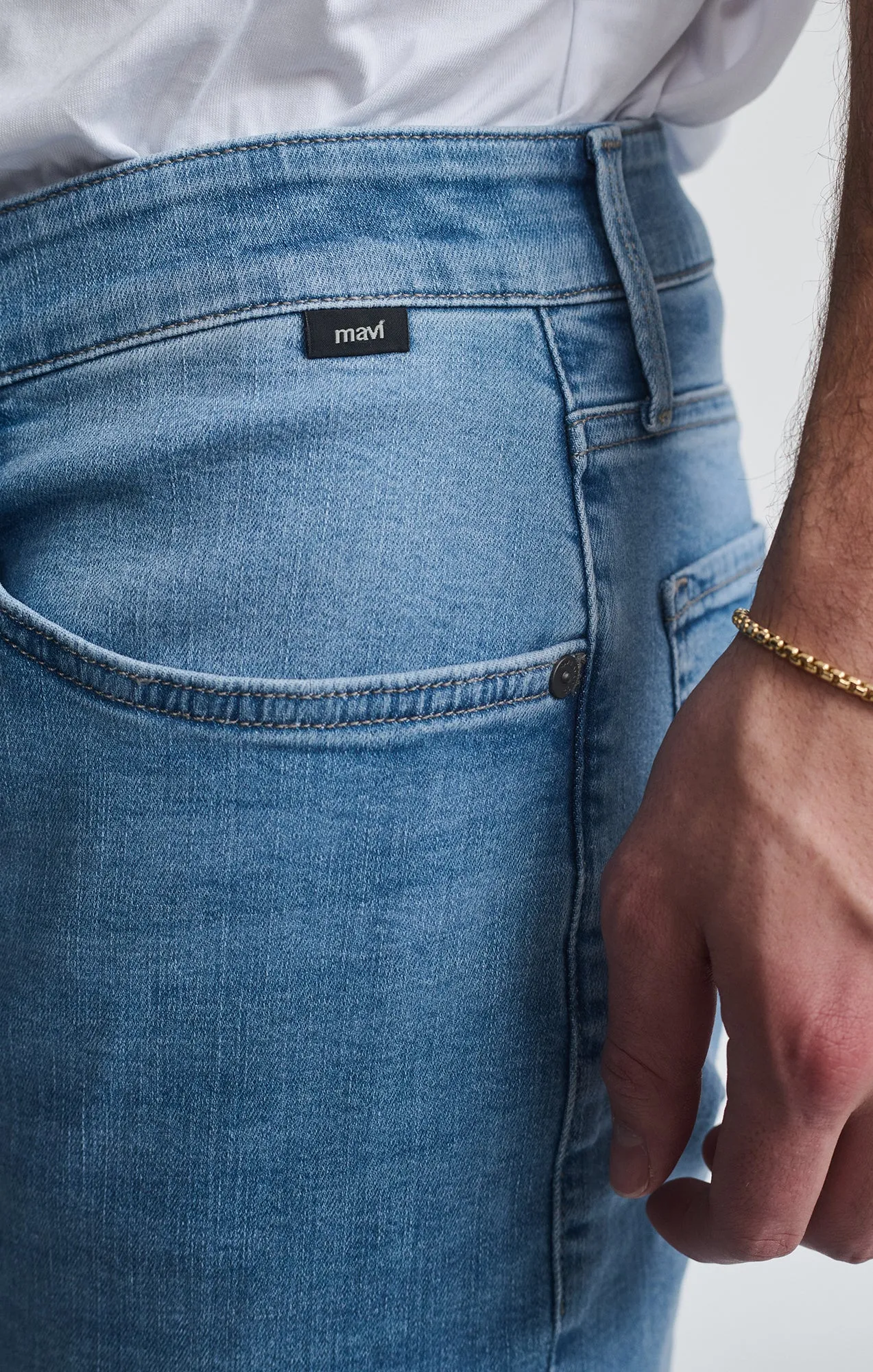MARCUS SLIM STRAIGHT LEG IN SKY ORGANIC VINTAGE